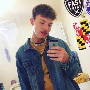 Meet your Posher, Casey